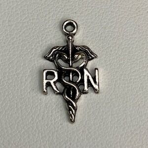 RN Caduceus Charm Registered Nurse Medical Symbol Pendant Silvertone Bracelet‎